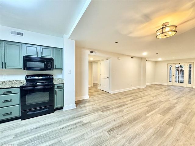801 W McGee Street 4, Greensboro, NC 27401