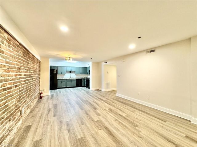 801 W McGee Street 4, Greensboro, NC 27401