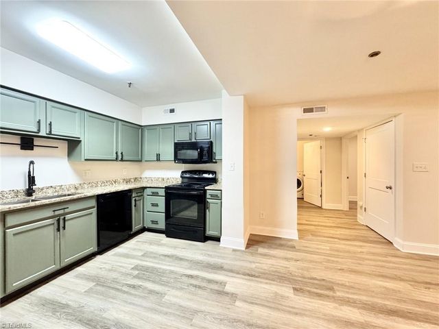 801 W McGee Street 4, Greensboro, NC 27401