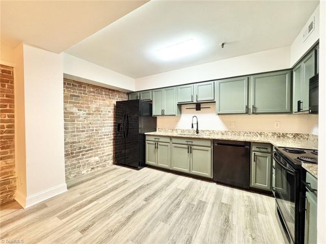 801 W McGee Street 4, Greensboro, NC 27401