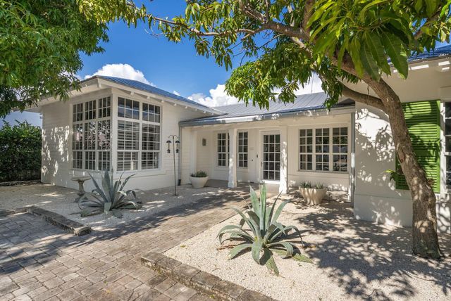 315 9th St Street, West Palm Beach, FL 33401