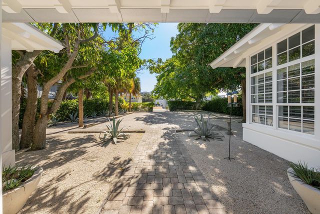 315 9th St Street, West Palm Beach, FL 33401