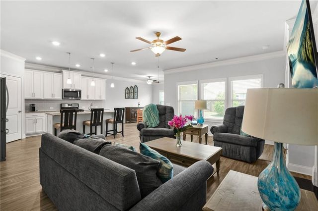 866 Newshaw Way, Lawrenceville, GA 30046