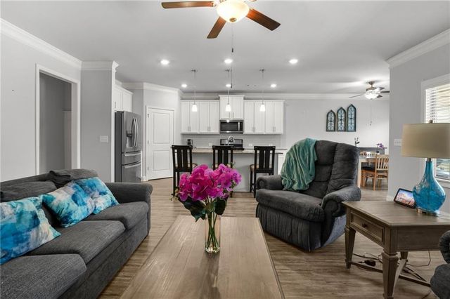 866 Newshaw Way, Lawrenceville, GA 30046
