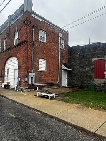 105 W 8th Street, Burlington, IN 46915