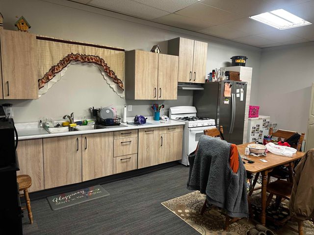 105 W 8th Street, Burlington, IN 46915