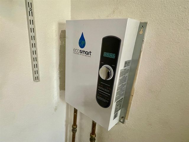 2890 AVALONA DRIVE, Sanford, FL 32773