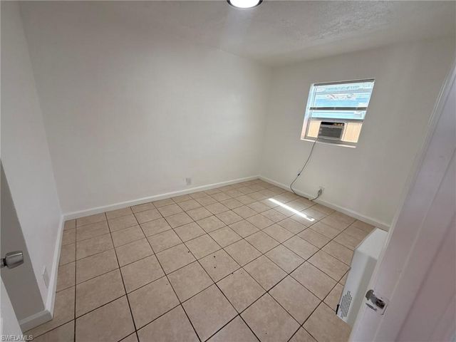 3049 2nd ST 2, Fort Myers, FL 33916