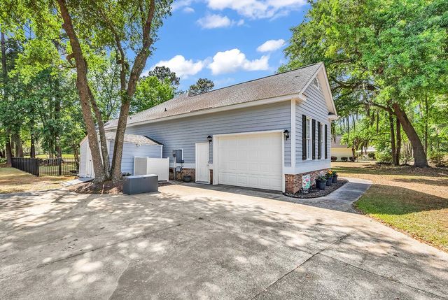 69 Governor Johnston Rd., Georgetown, SC 29440