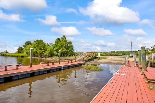 69 Governor Johnston Rd., Georgetown, SC 29440