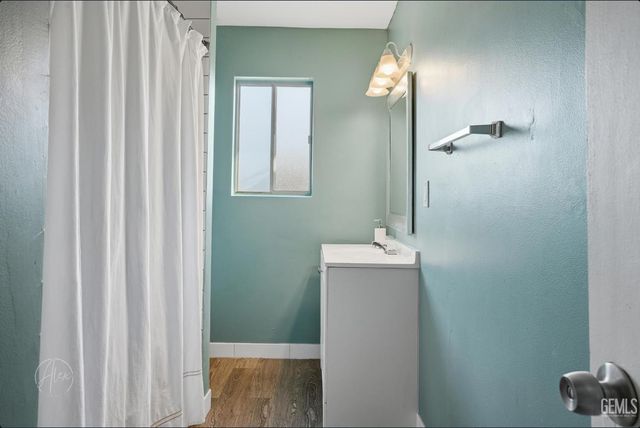 2500 Blackstone Court, Bakersfield, CA 93304