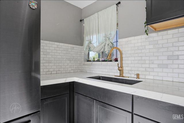 2500 Blackstone Court, Bakersfield, CA 93304