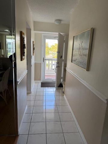 324 SE 10th Street, Dania Beach, FL 33004