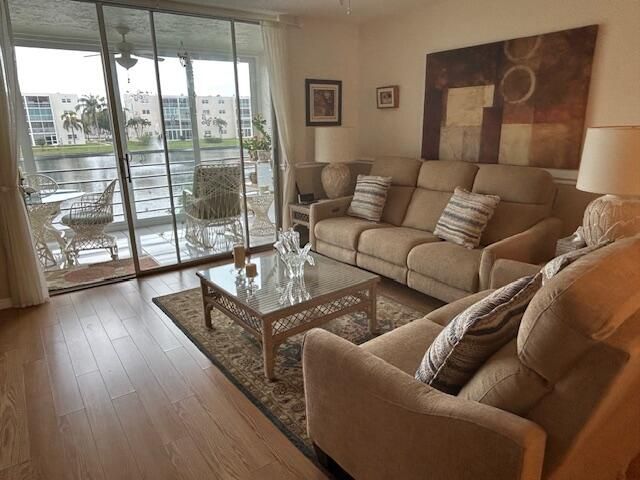 324 SE 10th Street, Dania Beach, FL 33004