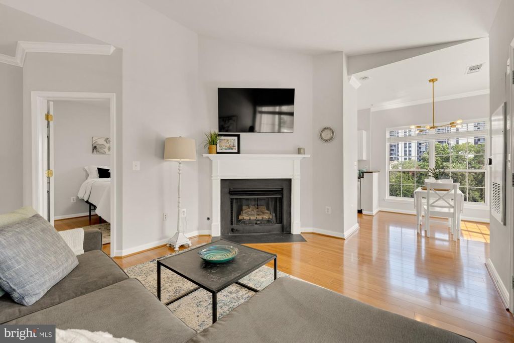 4550 STRUTFIELD LN #2405, Alexandria, VA 22311