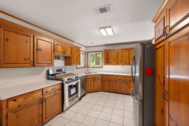 676 Milner Road, Livingston, TX 77351