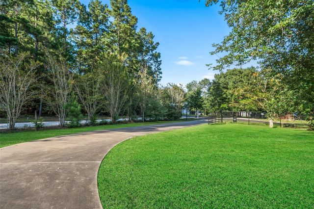 676 Milner Road, Livingston, TX 77351