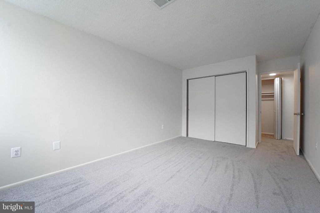 Image 14 of property listing at 1822 METZEROTT RD #308, Hyattsville, MD 20783