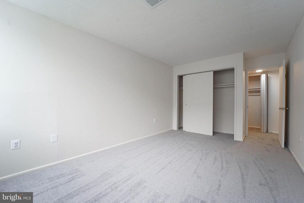 Image 15 of property listing at 1822 METZEROTT RD #308, Hyattsville, MD 20783