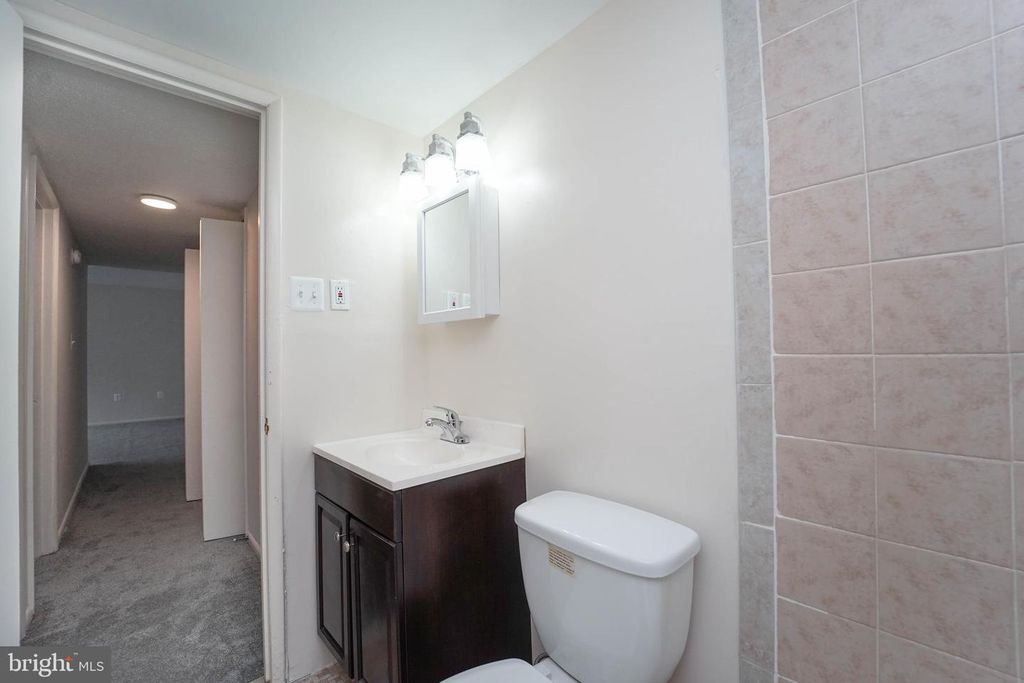 Image 17 of property listing at 1822 METZEROTT RD #308, Hyattsville, MD 20783