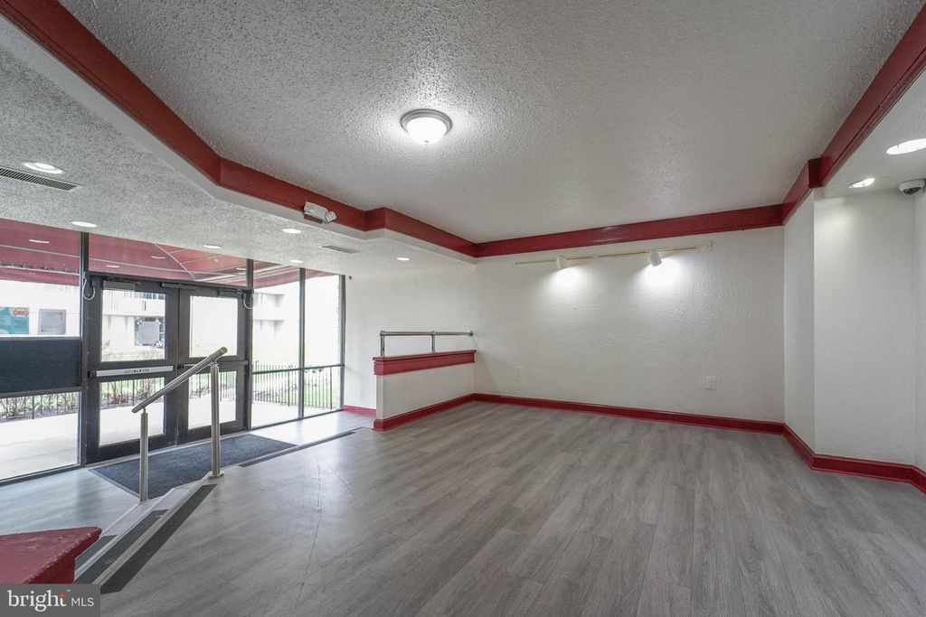 Image 2 of property listing at 1822 METZEROTT RD #308, Hyattsville, MD 20783