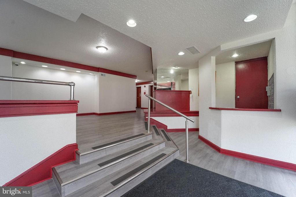 Image 3 of property listing at 1822 METZEROTT RD #308, Hyattsville, MD 20783