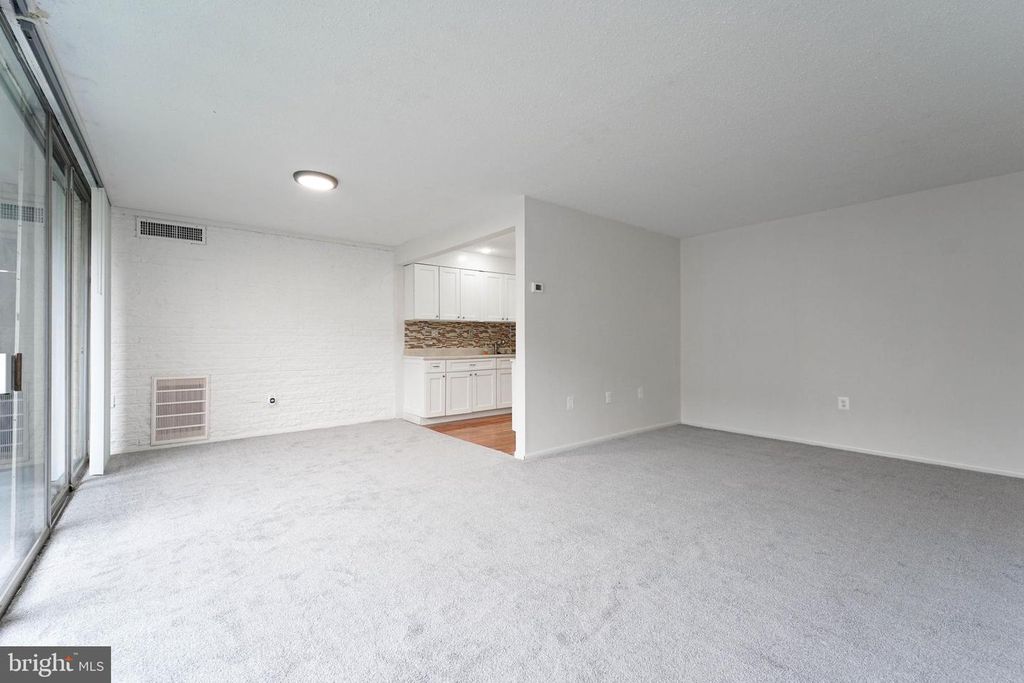Image 5 of property listing at 1822 METZEROTT RD #308, Hyattsville, MD 20783