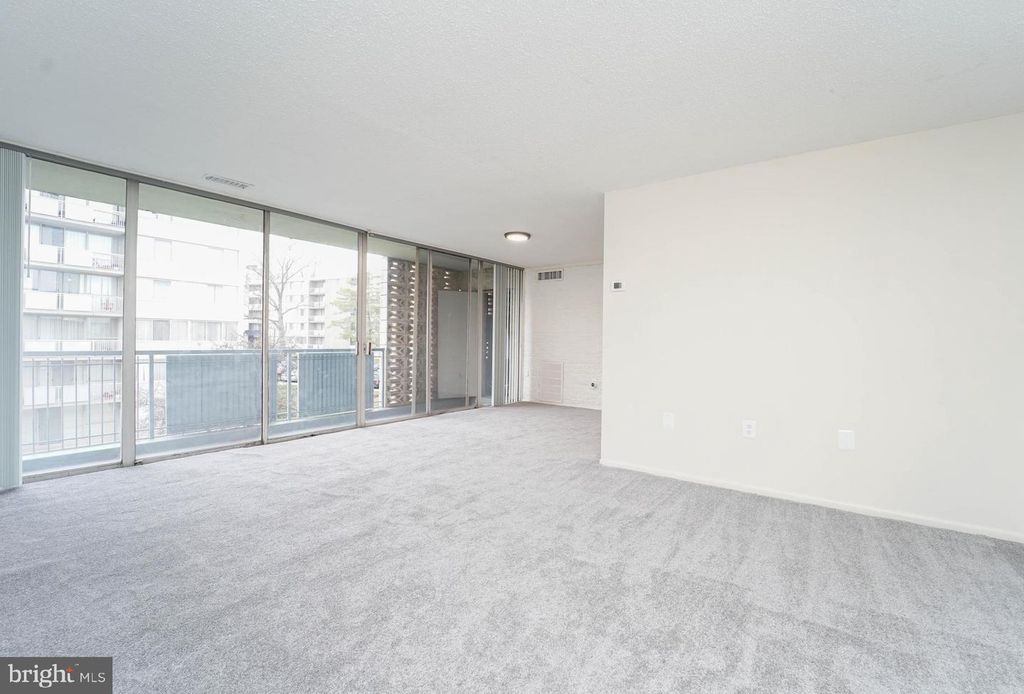 Image 6 of property listing at 1822 METZEROTT RD #308, Hyattsville, MD 20783