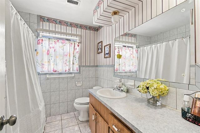 519 S LARRY CIRCLE, Brandon, FL 33511