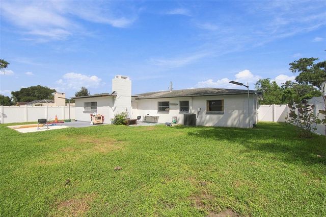 519 S LARRY CIRCLE, Brandon, FL 33511