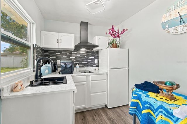 519 S LARRY CIRCLE, Brandon, FL 33511