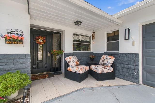 519 S LARRY CIRCLE, Brandon, FL 33511