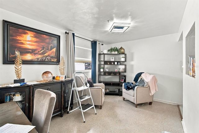 519 S LARRY CIRCLE, Brandon, FL 33511