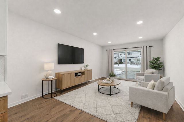 988 Chelsea Lane, Schaumburg, IL 60193