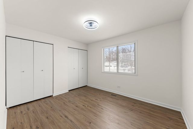 988 Chelsea Lane, Schaumburg, IL 60193