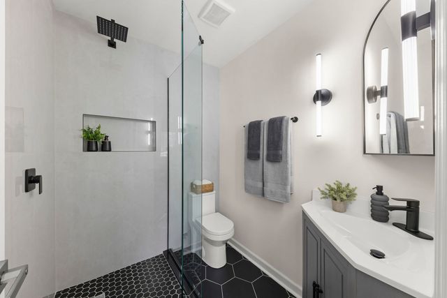 988 Chelsea Lane, Schaumburg, IL 60193