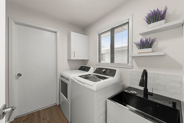 988 Chelsea Lane, Schaumburg, IL 60193