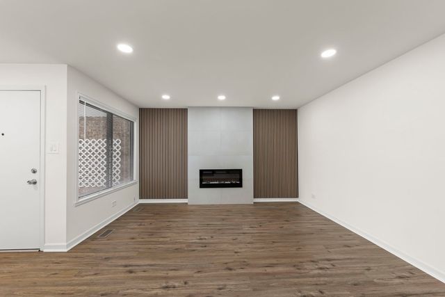 988 Chelsea Lane, Schaumburg, IL 60193