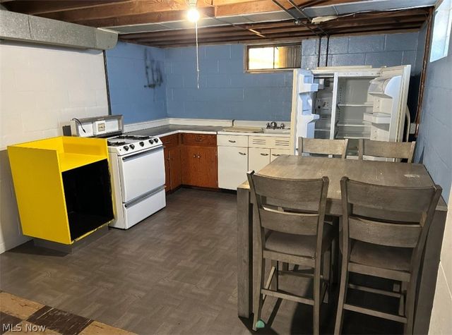 857 5th Street, Struthers, OH 44471