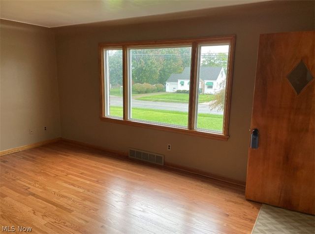857 5th Street, Struthers, OH 44471