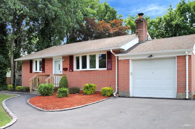 6 Lancaster Place, South Huntington, NY 11746