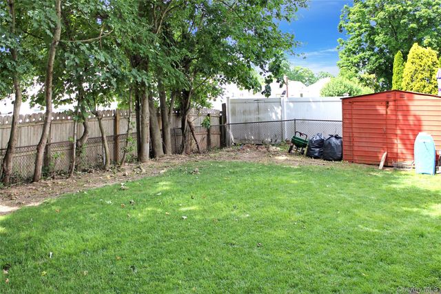 6 Lancaster Place, South Huntington, NY 11746