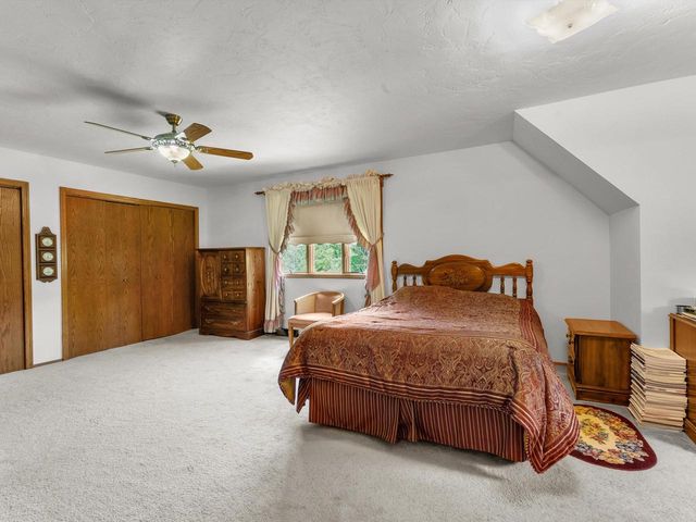 3418 W Twin LANE, Two Rivers, WI 54241