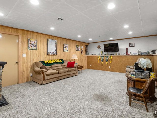 3418 W Twin LANE, Two Rivers, WI 54241