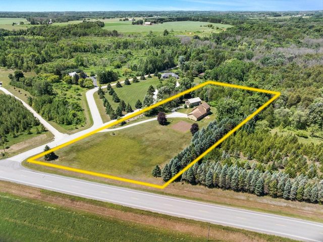 3418 W Twin LANE, Two Rivers, WI 54241