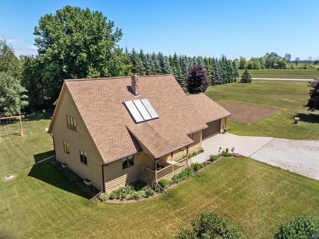 3418 W Twin LANE, Two Rivers, WI 54241