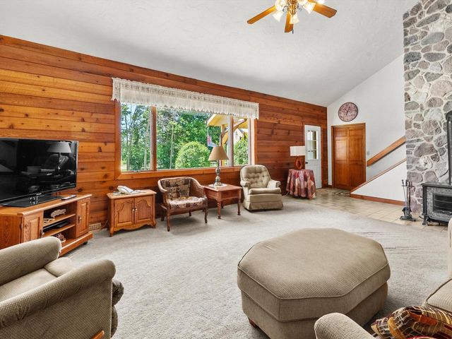 3418 W Twin LANE, Two Rivers, WI 54241