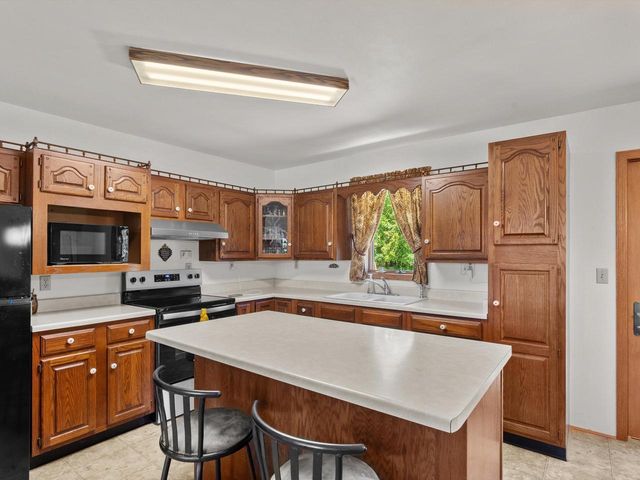 3418 W Twin LANE, Two Rivers, WI 54241