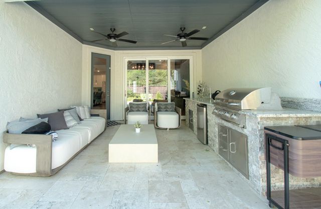 16 Mariposa Woods Dr, Tomball, TX 77375