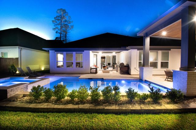 16 Mariposa Woods Dr, Tomball, TX 77375
